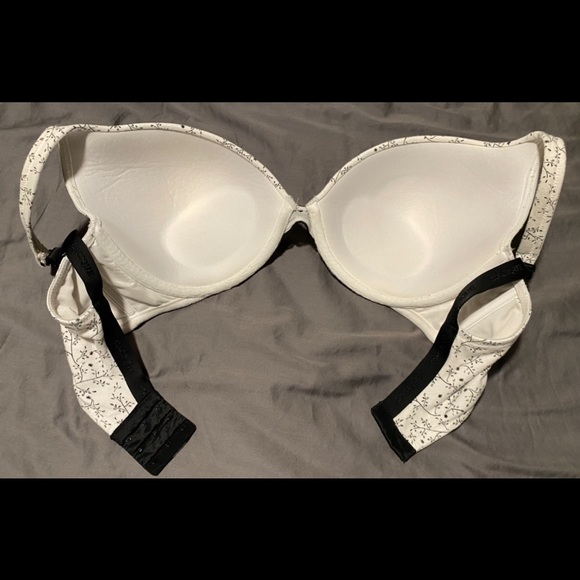 Cacique bra size 36DDD. - Picture 2 of 3